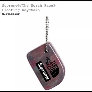 SUPREME TNF KEYCHAIN